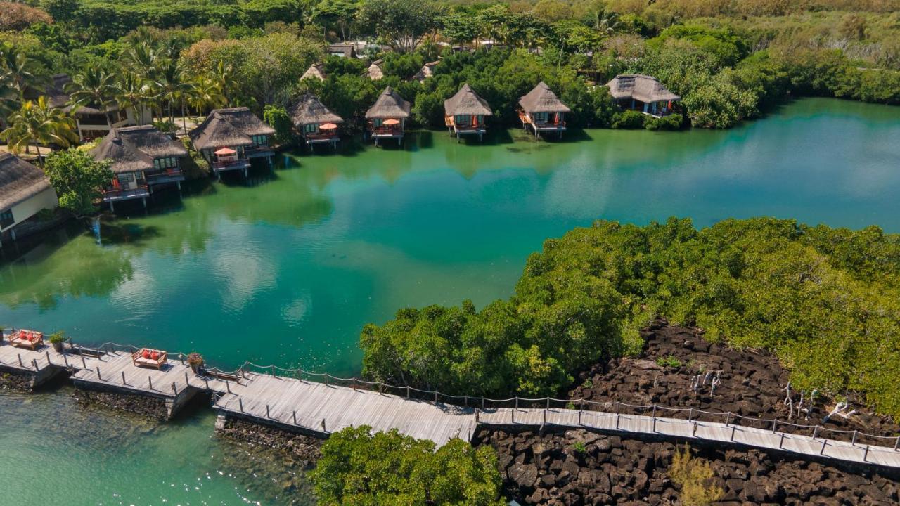 Constance Prince Maurice Poste de Flacq Exterior foto The resort's bungalows