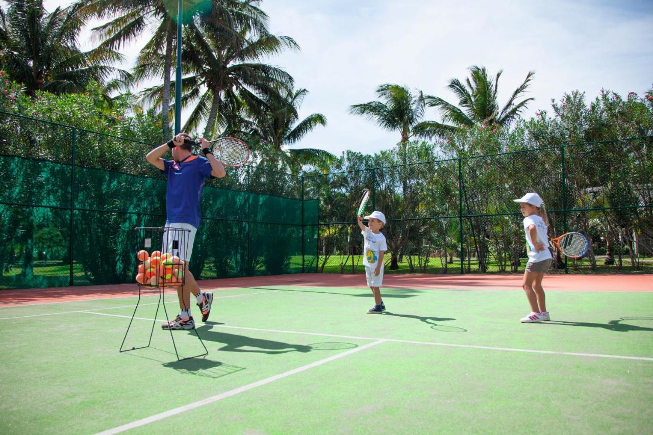 Constance Prince Maurice Poste de Flacq Exterior foto Tennis at the InterContinental Resort Bali